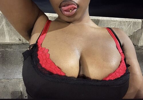 priestess_xo
