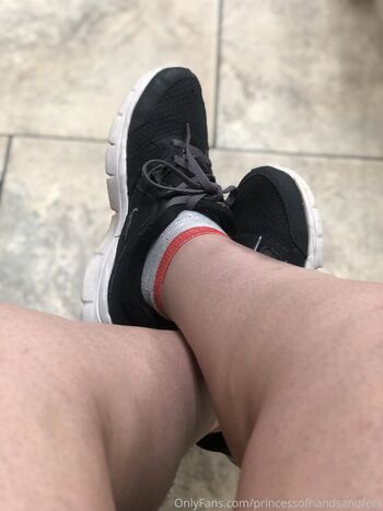 princessofhandsandfeet
