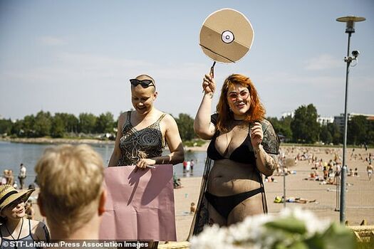 Pubblic Nude Protest