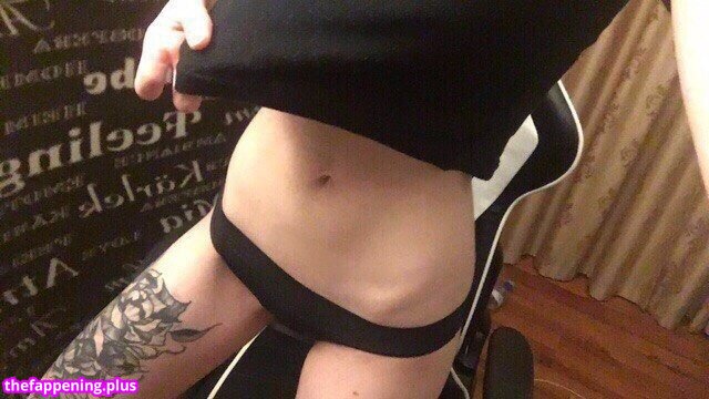 gtfobae / qqtati Foto OnlyFans Nua #2