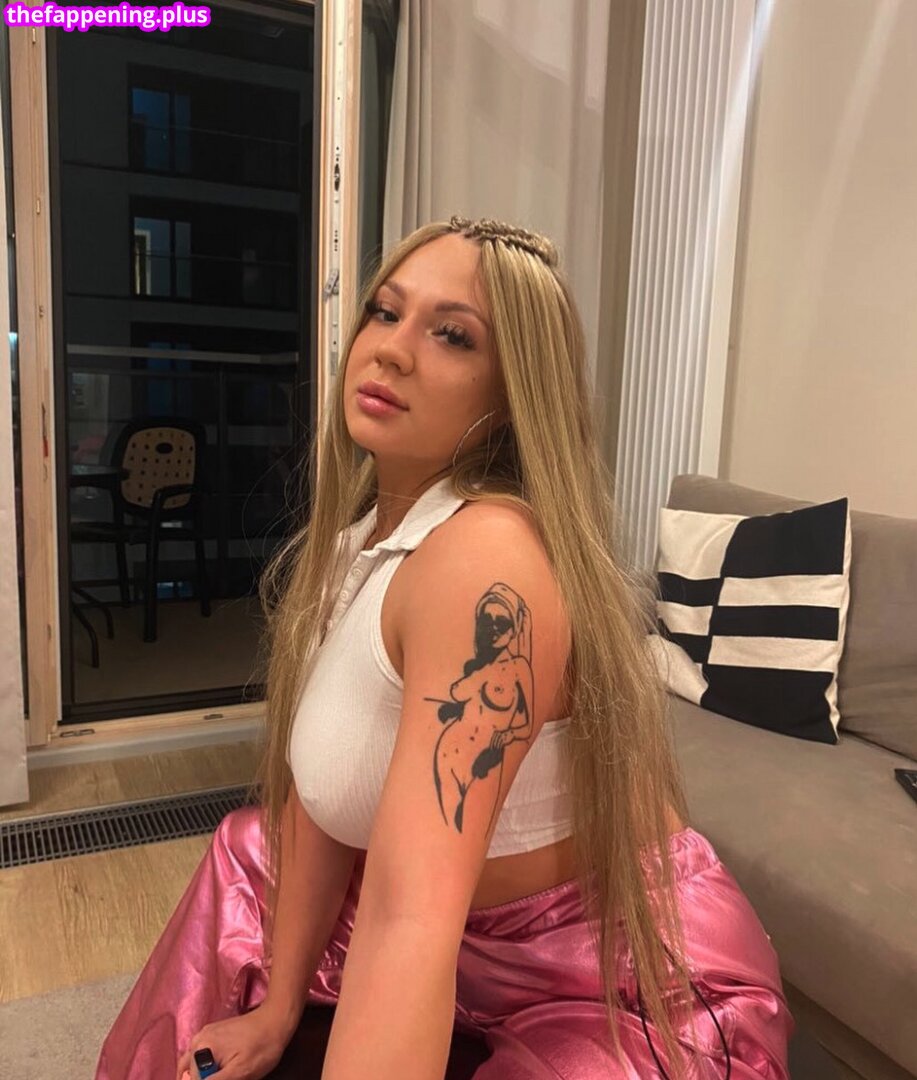 Queentesencja / _qqueentesencjaa_ Naken OnlyFans Foto #1