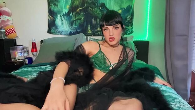 Leaked Queen addie private photo viral onlyfans