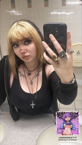 Leaked Queenemeraldrose page private photo viral onlyfans