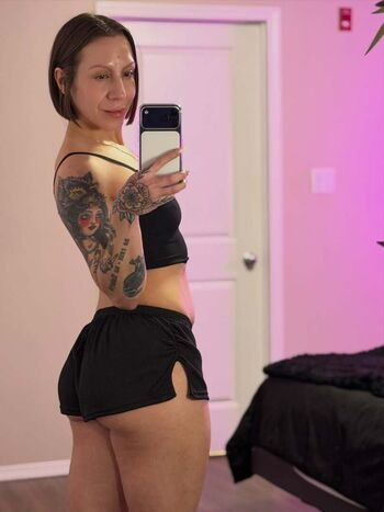 Leaked Queenkofficial private photo viral onlyfans