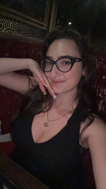 Leaked Qveenjulia  page private photo viral onlyfans