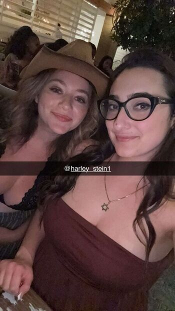 Leaked Qveenjulia private photo viral onlyfans