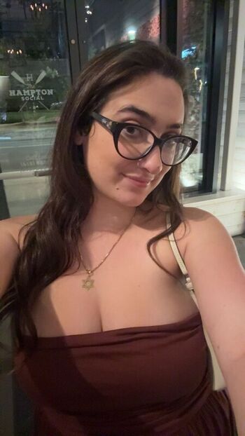Leaked Qveenjulia private photo viral onlyfans