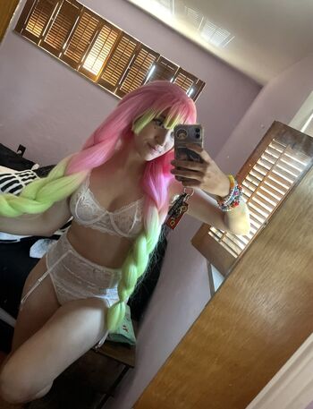 Leaked Qweeneevee page private photo viral onlyfans