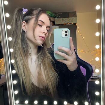 Leaked Raine reacts private photo viral onlyfans