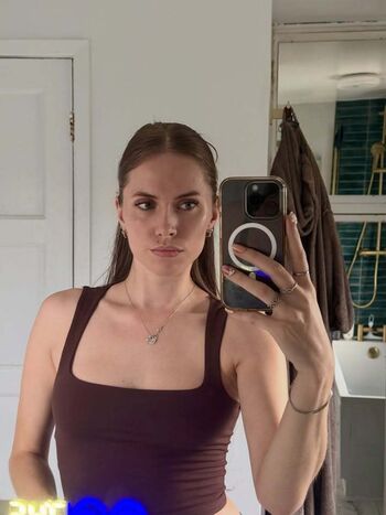 Leaked Raine reacts private photo viral onlyfans