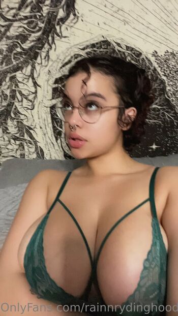 Leaked Rainnrydinghood private photo viral onlyfans