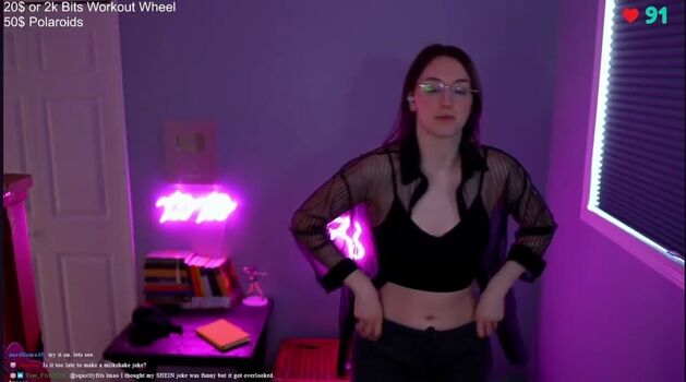 Leaked Rayactions page private photo viral onlyfans