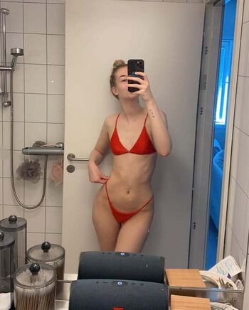 Leaked Rebecca pleym page private photo viral onlyfans