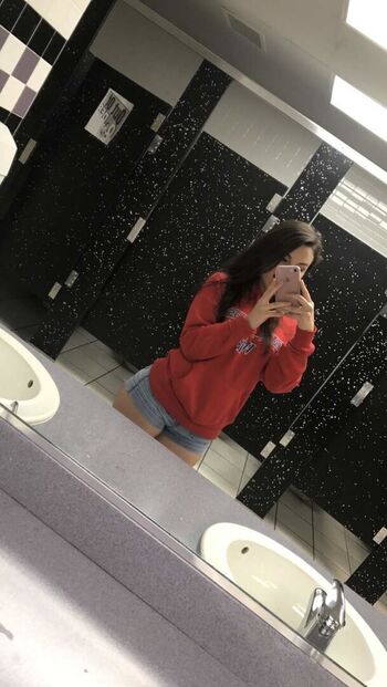 Leaked Reina medina page private photo viral onlyfans