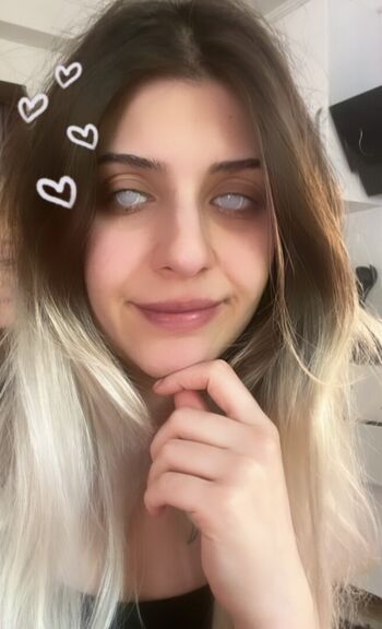 İrem Sakmar