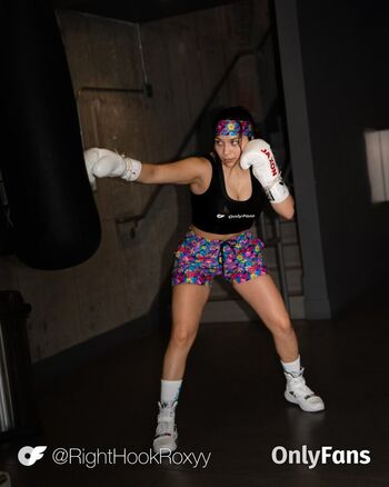 Right Hook Roxy