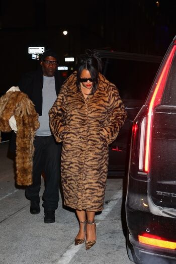 Leaked Rihanna private photo viral onlyfans