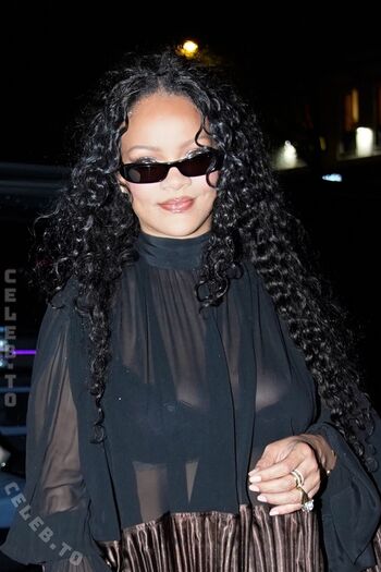 Leaked Rihanna private photo viral onlyfans
