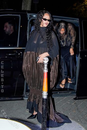 Leaked Rihanna private photo viral onlyfans