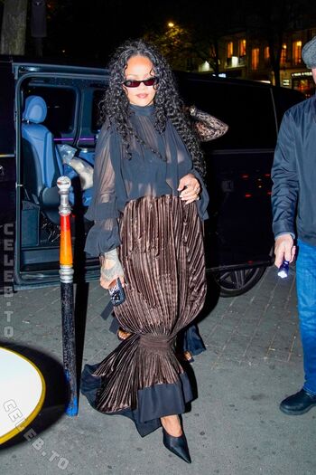 Leaked Rihanna private photo viral onlyfans