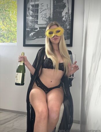 rileymaelewis