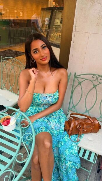 Leaked Riya b private photo viral onlyfans