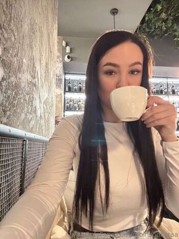 Leaked Robinsonkyraa private photo viral onlyfans
