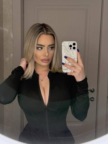 Leaked Romanian girls page private photo viral onlyfans