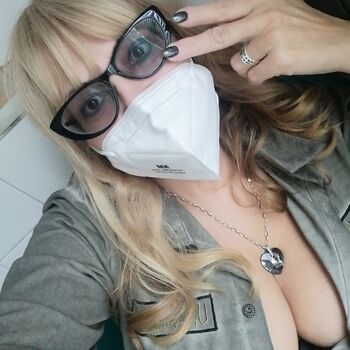 Leaked Romanian girls page private photo viral onlyfans