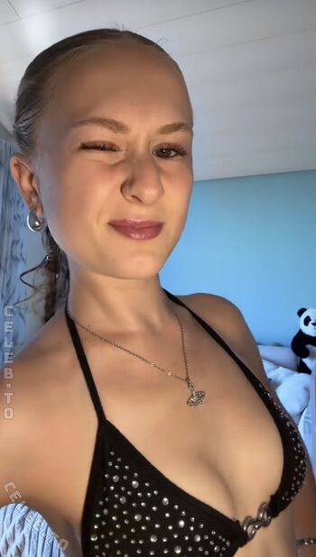 Leaked Romysvibess private photo viral onlyfans