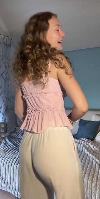 Leaked Romysvibess private photo viral onlyfans