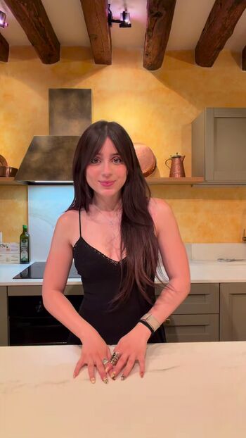 Leaked Mia khalifa / private photo viral onlyfans
