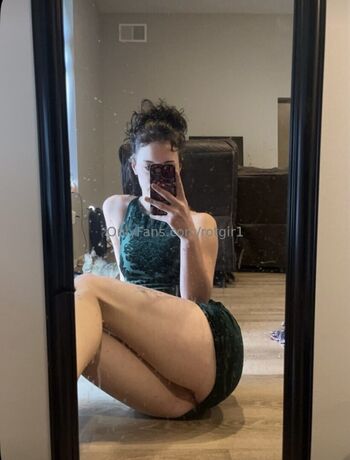 Leaked Rot girl page private photo viral onlyfans