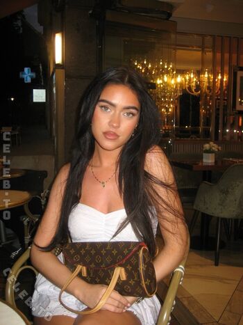Leaked Roxanarosuu page private photo viral onlyfans