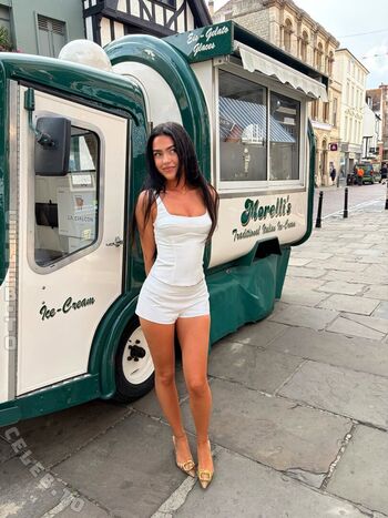 Leaked Roxanarosuu page private photo viral onlyfans