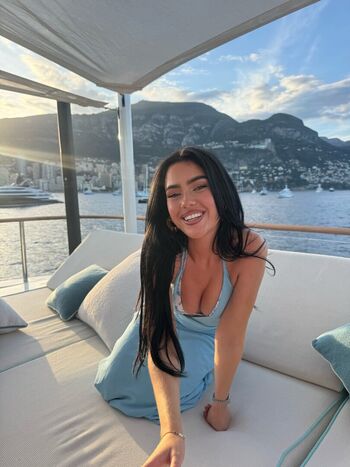 Leaked Roxanarosuu private photo viral onlyfans