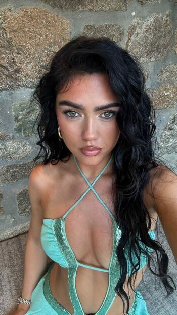 Leaked Roxanarosuu private photo viral onlyfans
