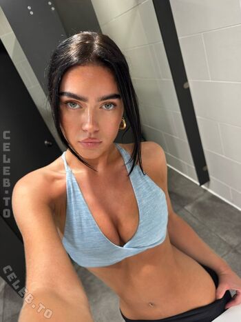 Leaked Roxanarosuu private photo viral onlyfans