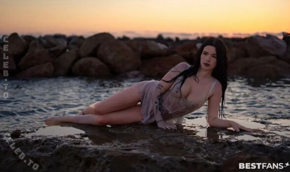 Roxi Black