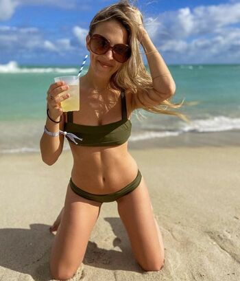 Roxy Striar