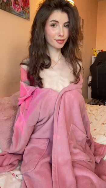 Leaked Roxyslowburn private photo viral onlyfans