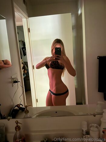 Leaked Royalpapaya private photo viral onlyfans