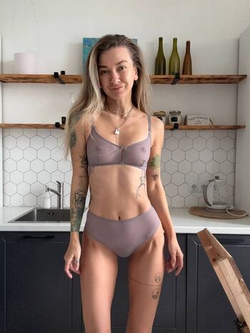 Leaked Russian girls private photo viral onlyfans