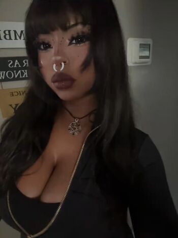 Leaked Allisen medina/ private photo viral onlyfans