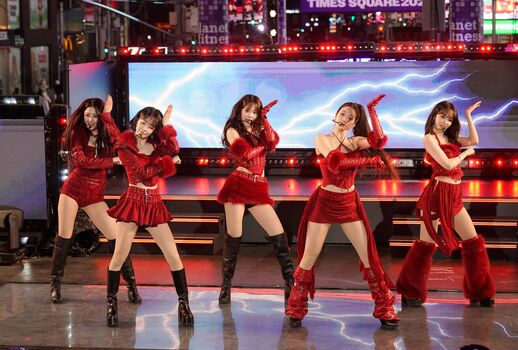 Sakura Miyawaki 宮脇 咲良