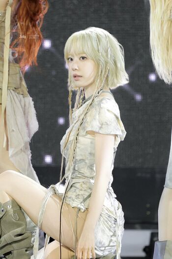 Sakura Miyawaki 宮脇 咲良