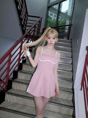 Sakura Miyawaki 宮脇 咲良