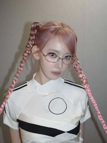 Sakura Miyawaki 宮脇 咲良