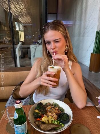 Leaked Sara crumbeleg private photo viral onlyfans