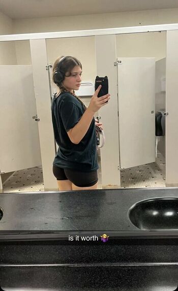 Leaked Sara dobrik page private photo viral onlyfans